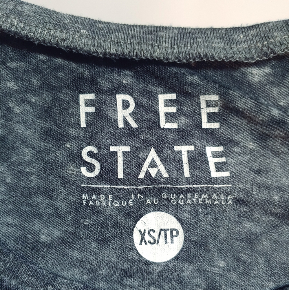 😘Free State gray distressed crop top - Picture 3 of 9
